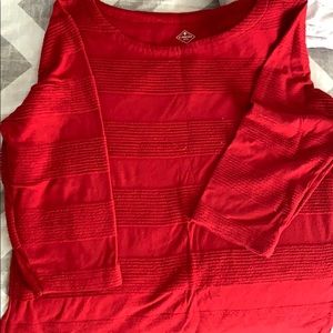 Red 3/4 sleeve shirt